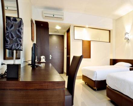 DELUXE, TWIN BEDS