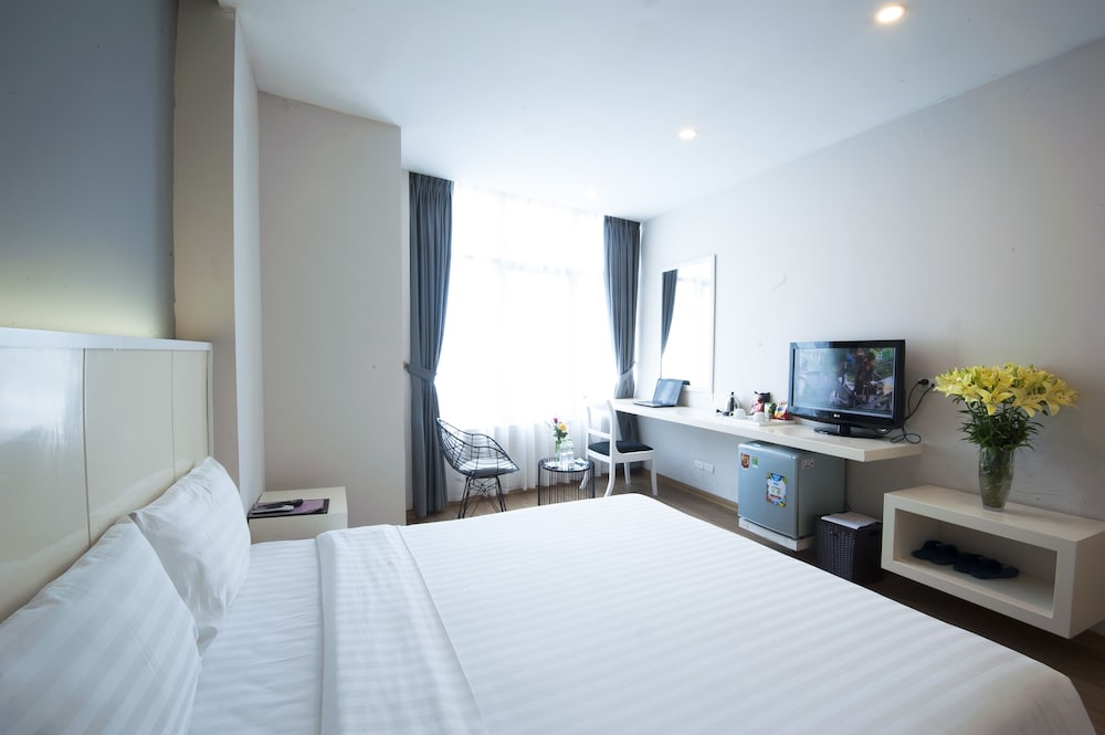 Ping Hotel Hanoi 12/66