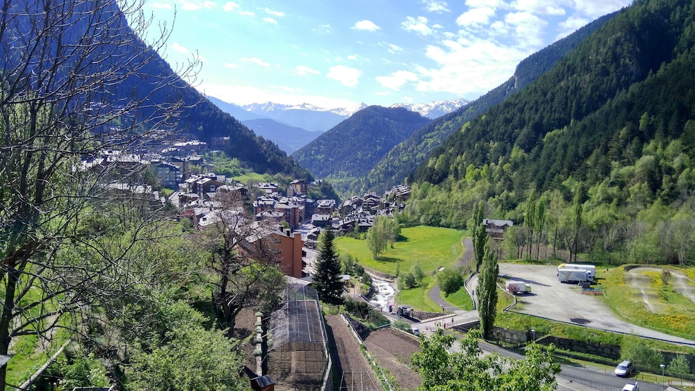 APARTAMENTOS ARINSAL 3000 49/58