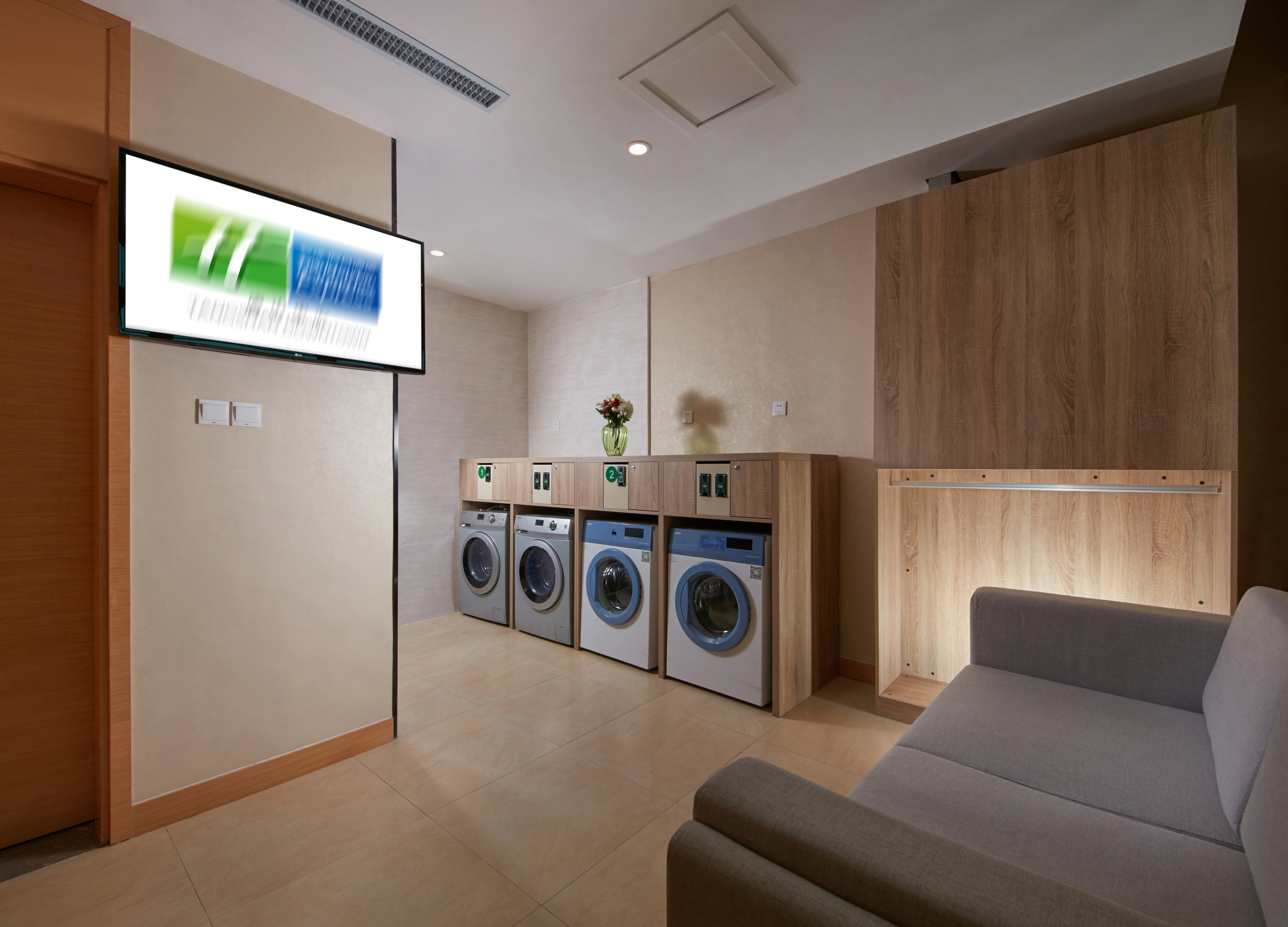 HOLIDAY INN EXPRESS TANGSHAN DOWNTOWN 8/35