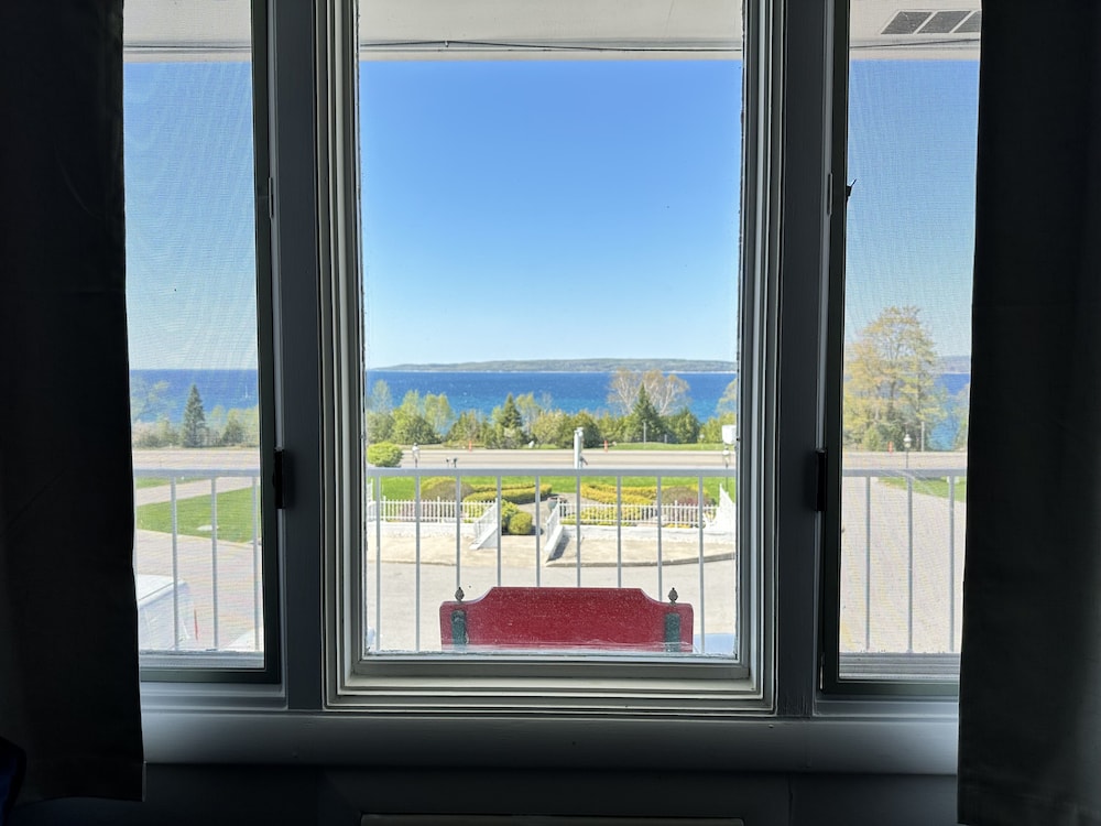 Bay Inn of Petoskey 37/68