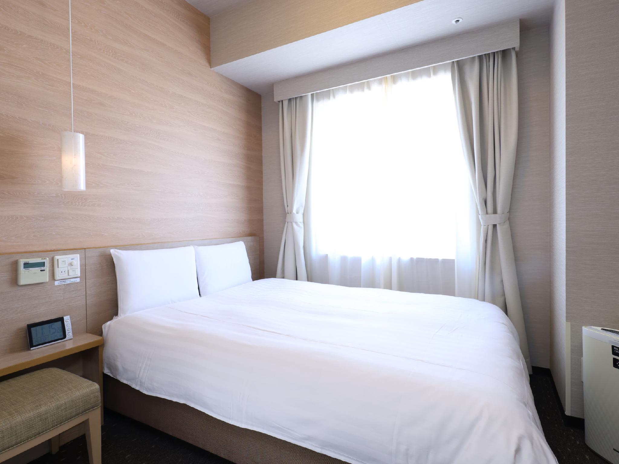 Semi Room, Semi Double Bed