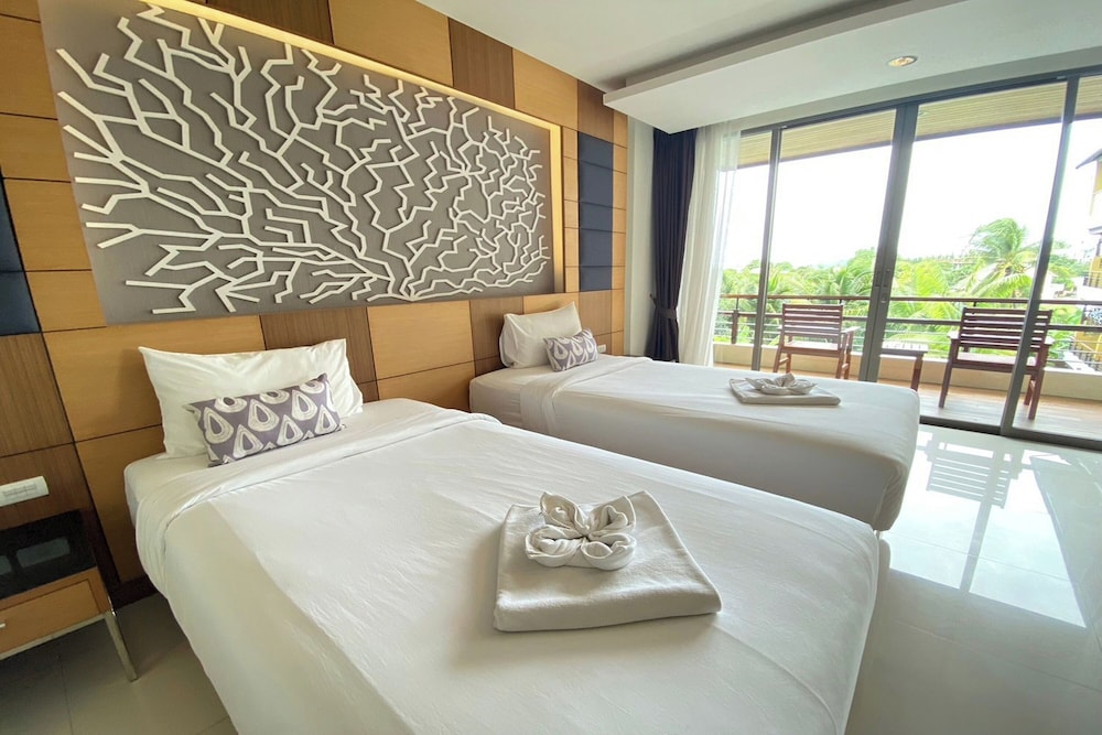 DELUXE, TWIN BEDS