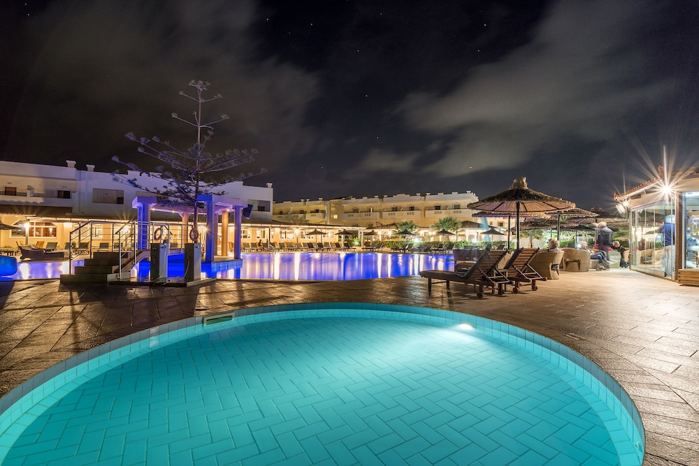 Senseana Sea Side Resort and Aquadventure in HERSONISSOS