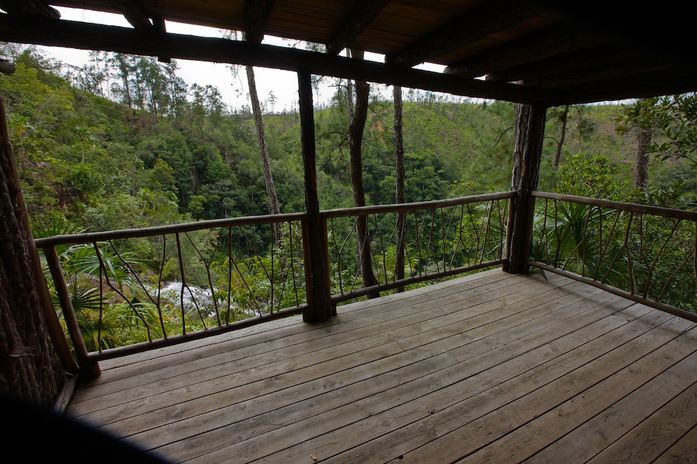 Hidden Valley Inn 38/74