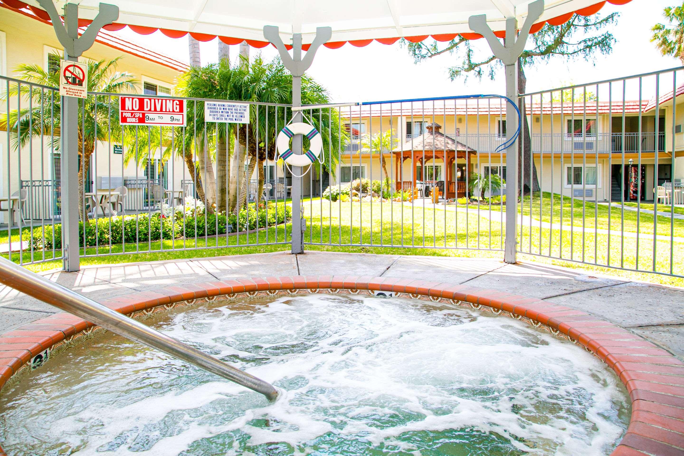 Quality Inn & Suites Thousand Oaks 36/38