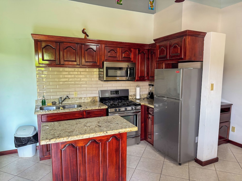 Caribbean Shores Bed & Breakfast 6/50