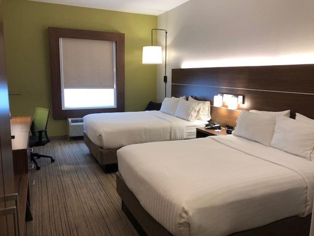 Holiday Inn Express and Suites Rio Grande City 14/59