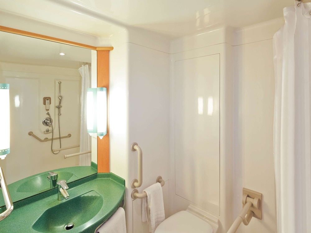 ibis London Thurrock M25 27/64