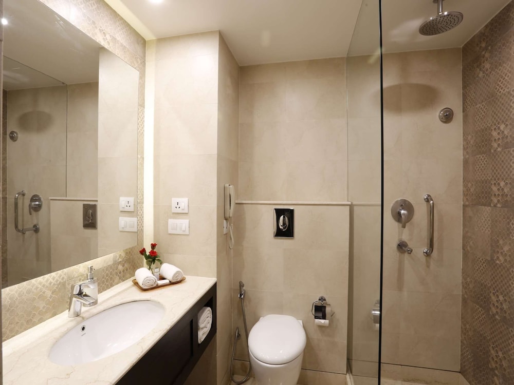 La Place Sarovar Portico Lucknow 54/55