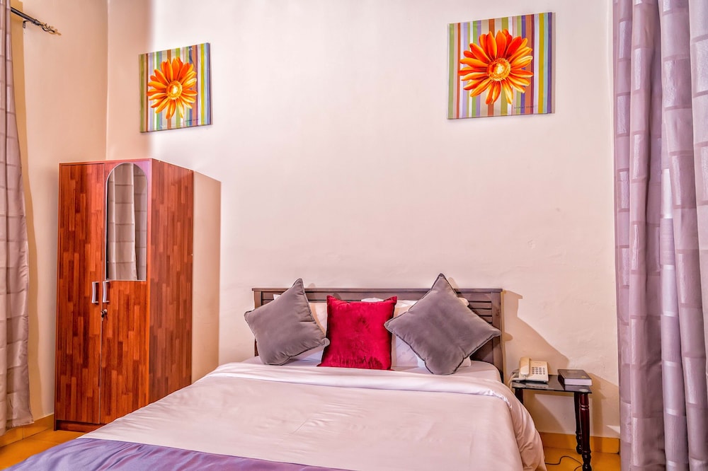Oriental Hotel North Legon - Adults Only 8/39