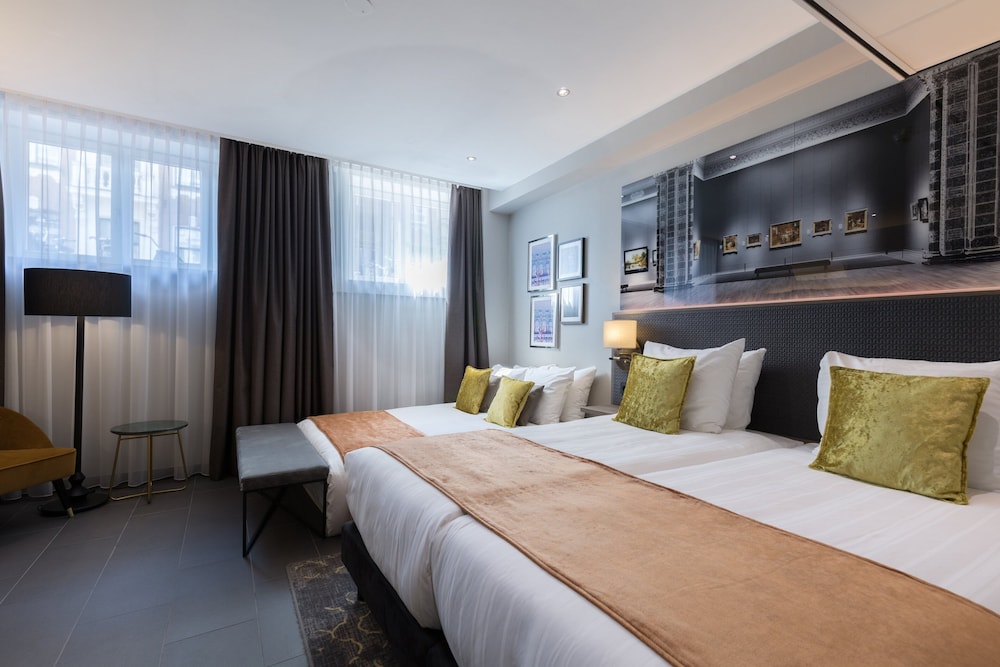 Comfort, Twin Beds, 1 Double and 1 Single Bed, Partial View