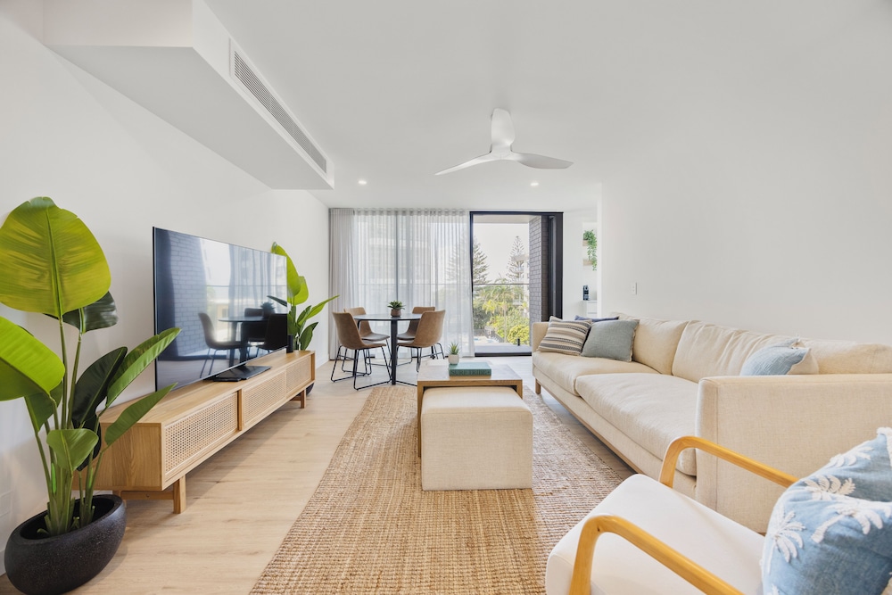 The Shores Surfers Paradise Apartments 27/50