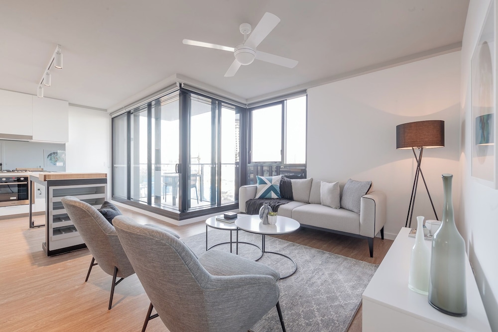 Kingstreet Residences 32/40