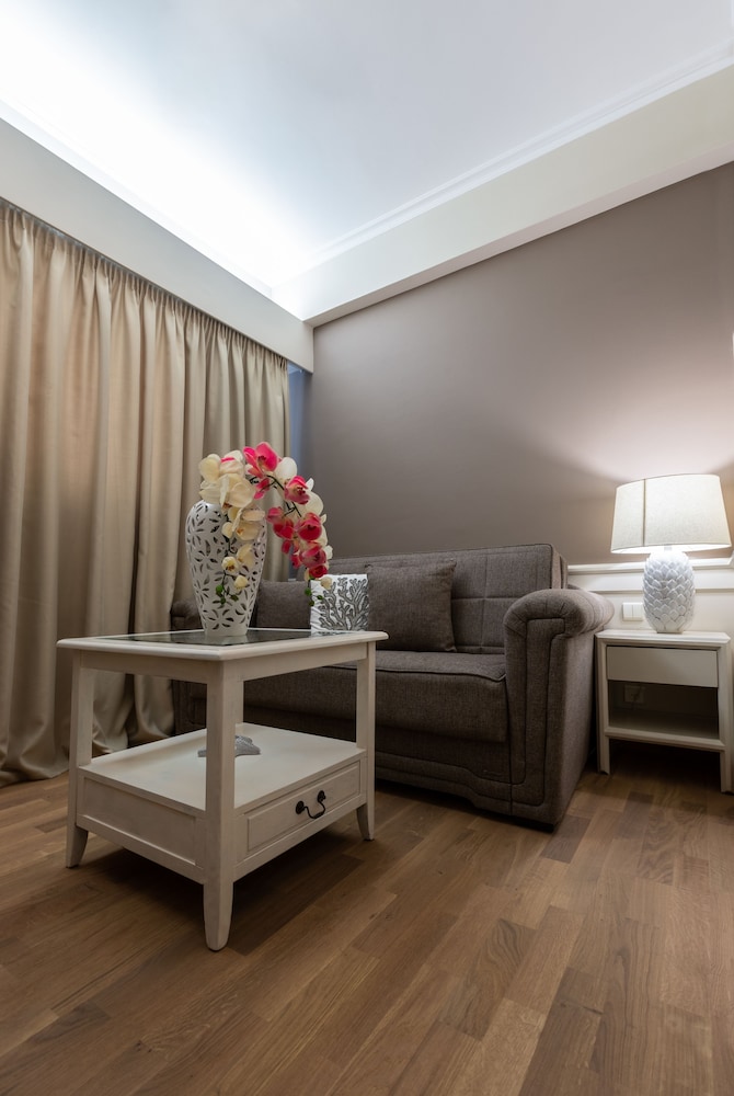 Coral Hotel 38/50