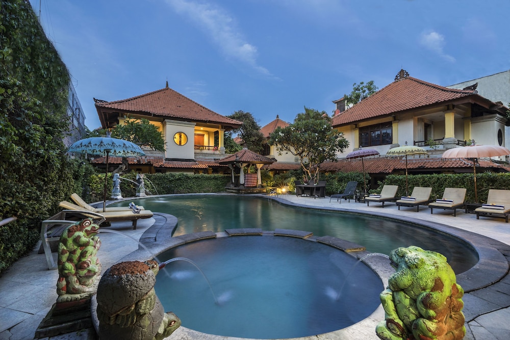 Royal Hotel and Villa Bali 43/48