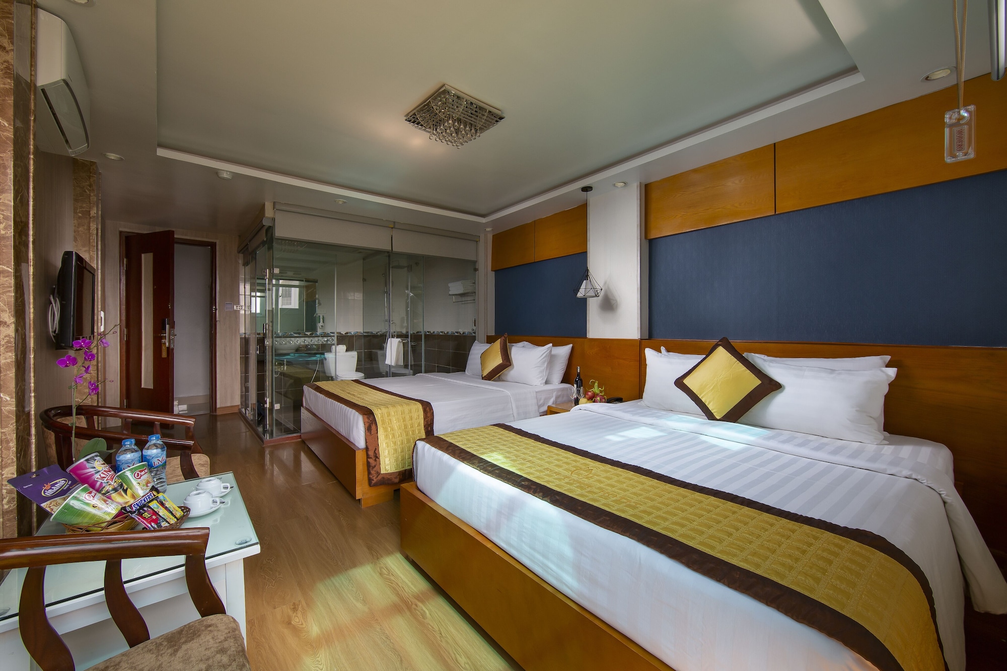 FAMILY SUITE, CITY VIEW, BALCONY, TERRACE
