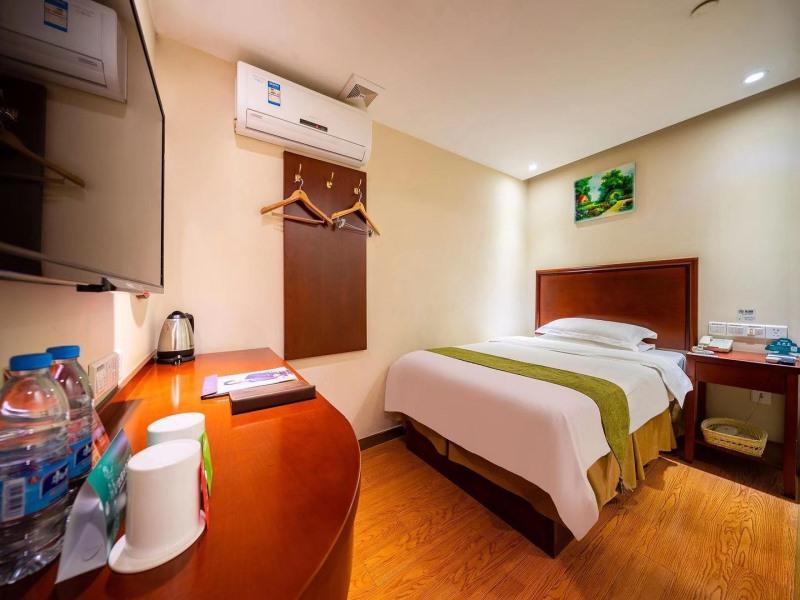 GreenTree Inn Shanghai East Xietu Road Jiuyuan Express Hotel 28/47