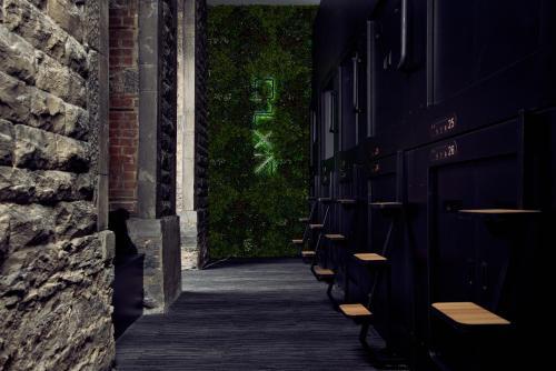 Capsule Hotel Montreal 27/28