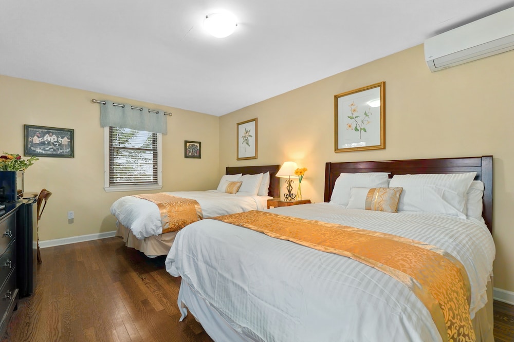 The Summit Debary Inn 7/44