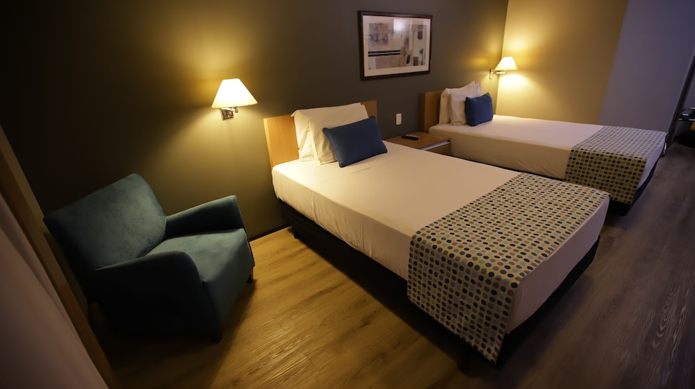 Comfort Suites Flamboyant 17/33