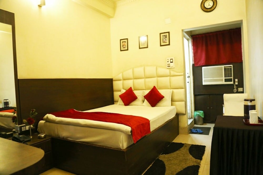 Holidei Inn 4/40