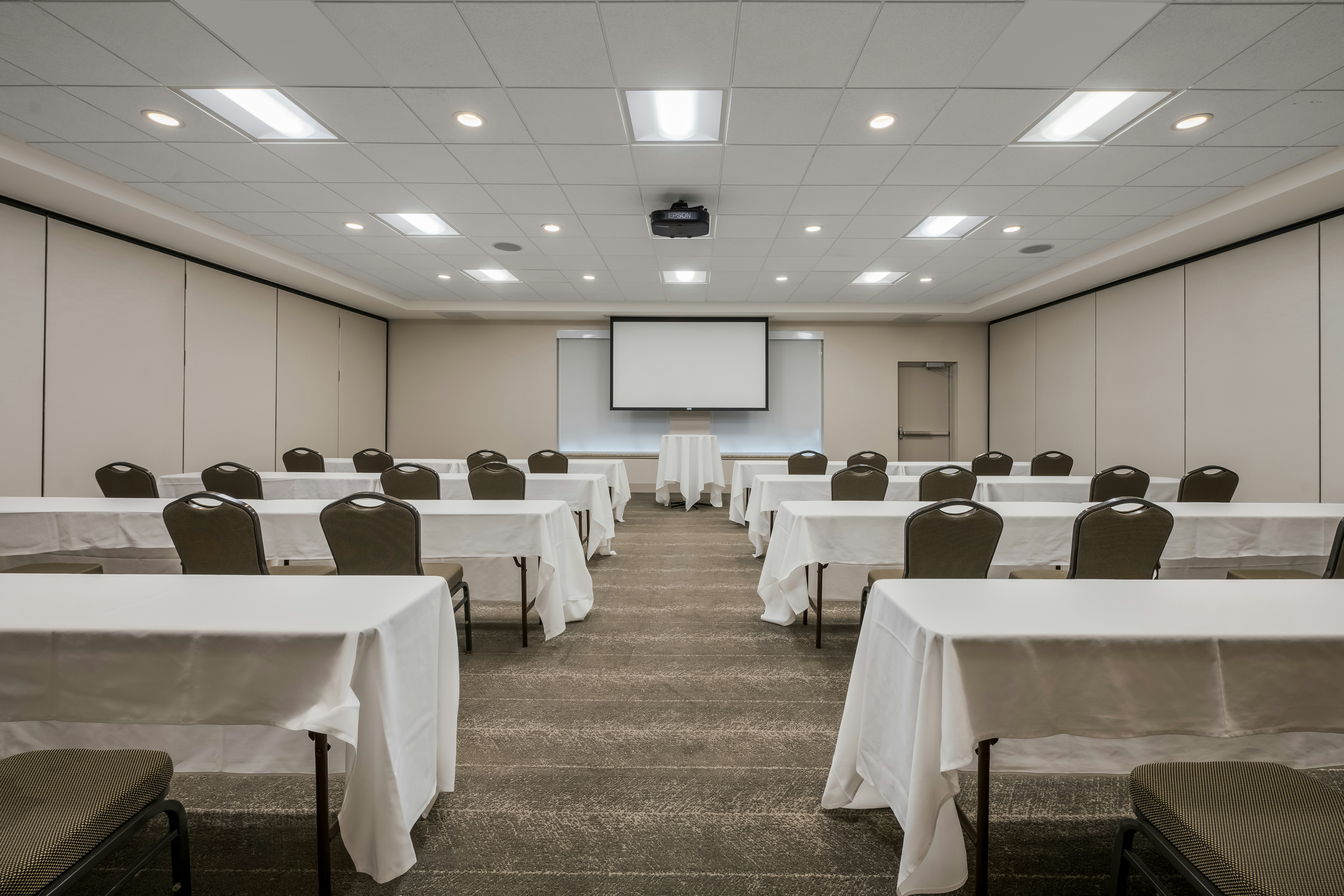 Hilton Garden Inn Rockford 47/64