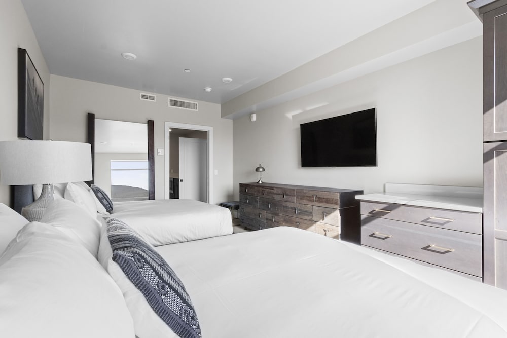 غرفة قياسية بسريرين كوين، Black Rock Mountain Resort 2/7