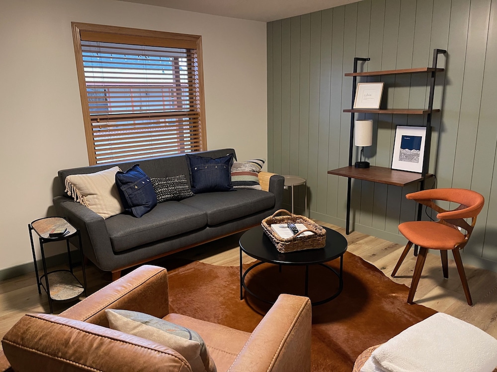 Pinedale Cozy Cabins 13/27
