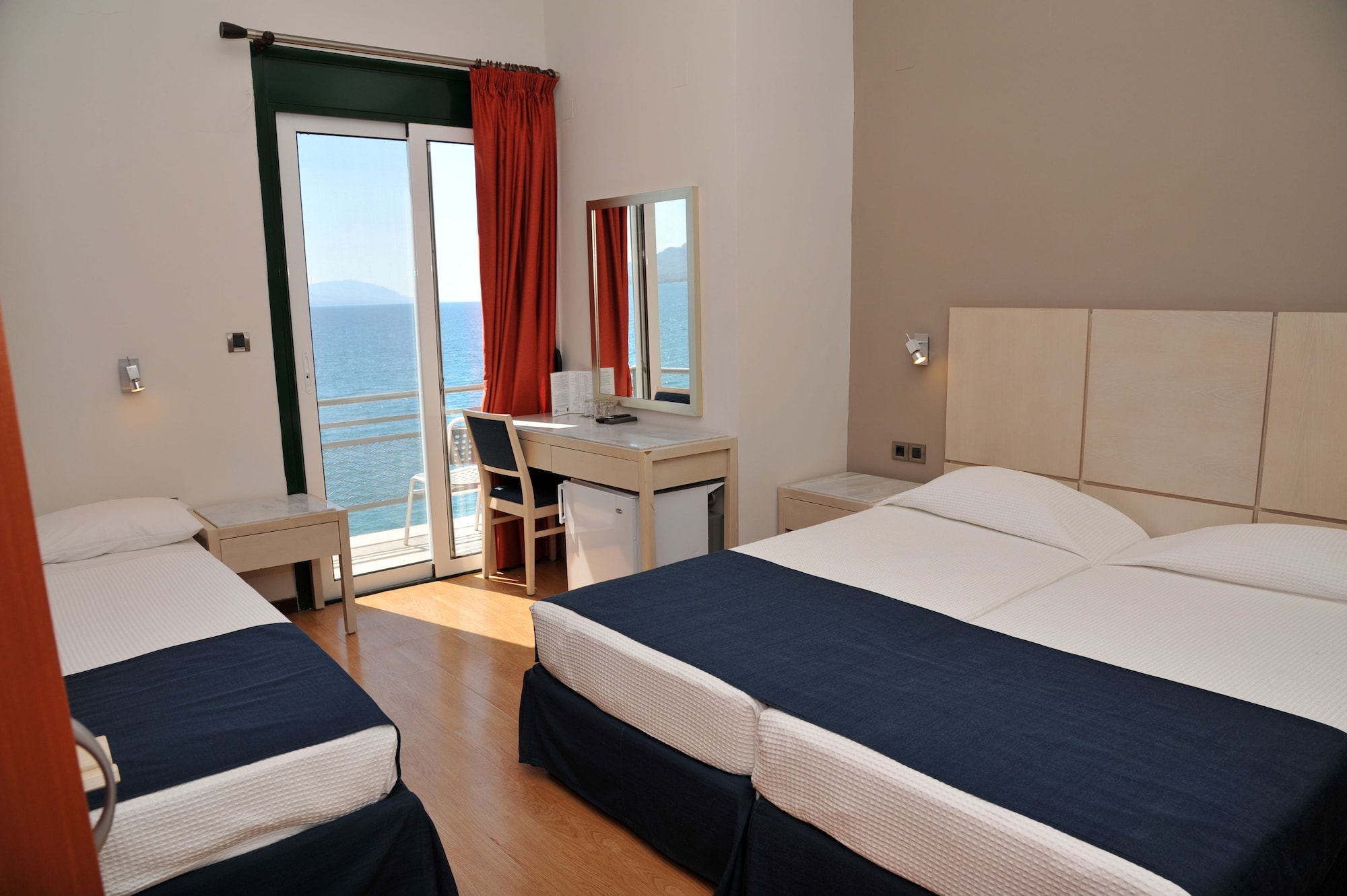ROOM, TRIPLE, SEA VIEW