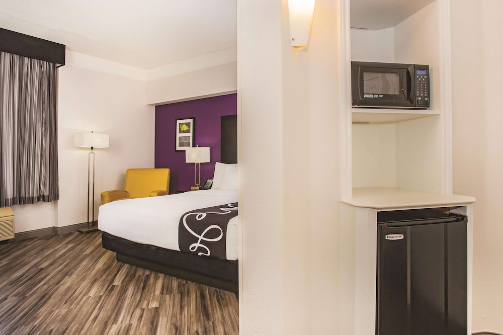 La Quinta Inn And Suites By Wyndham Las Vegas Summerlin Tech 14/49