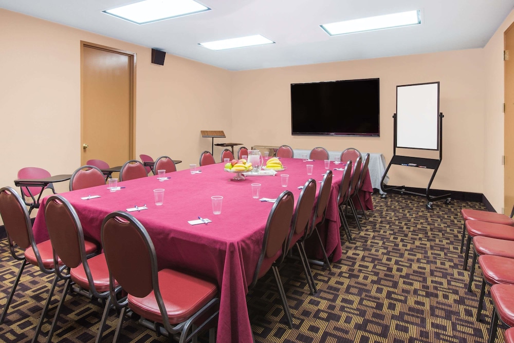 Travelodge by Wyndham Globe AZ 26/39