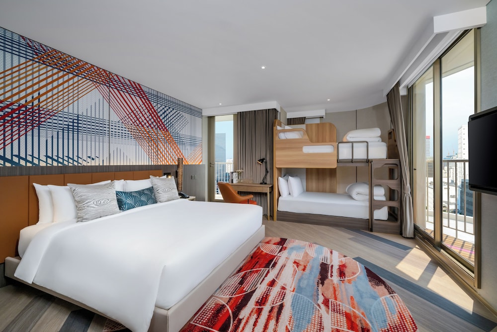 Mercure Bangkok Surawong 25/64