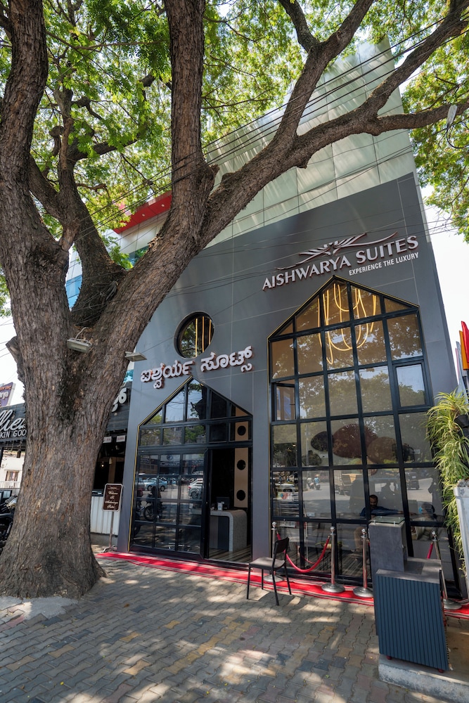 Aishwarya Suites 4/68
