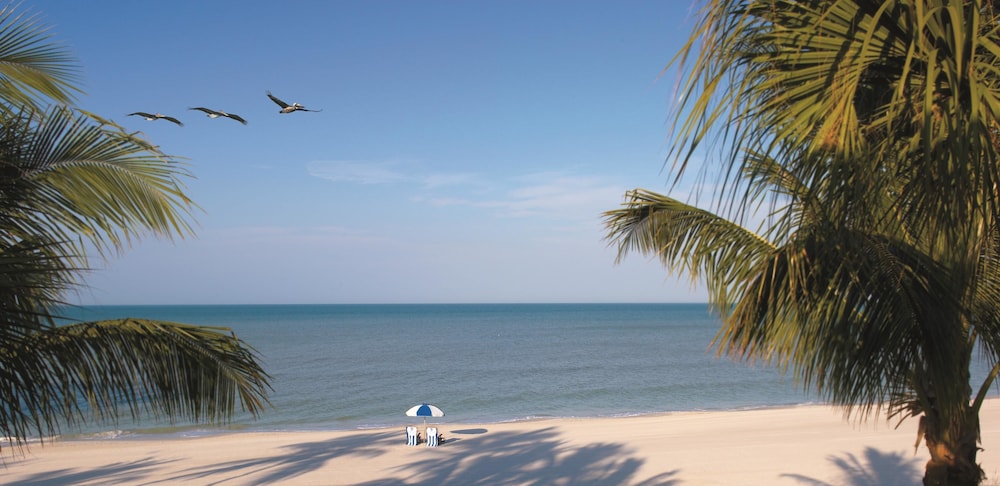 La Playa Beach Resort 71/75