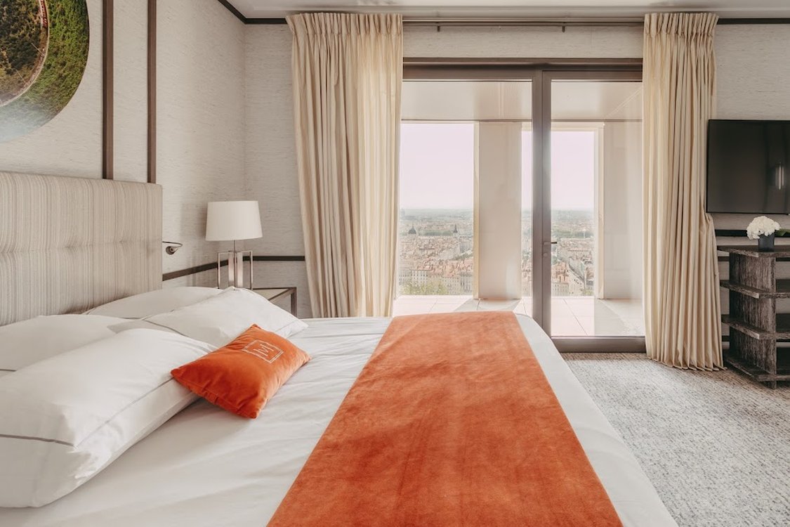 PANORAMIC, SUITE