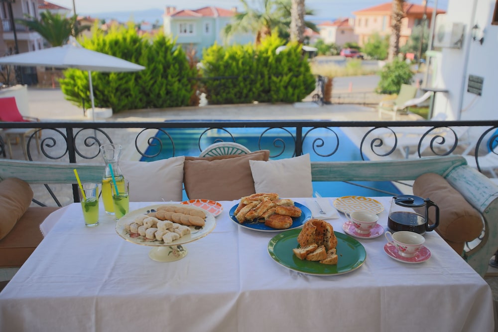 Cunda Dalyan Otel 31/49