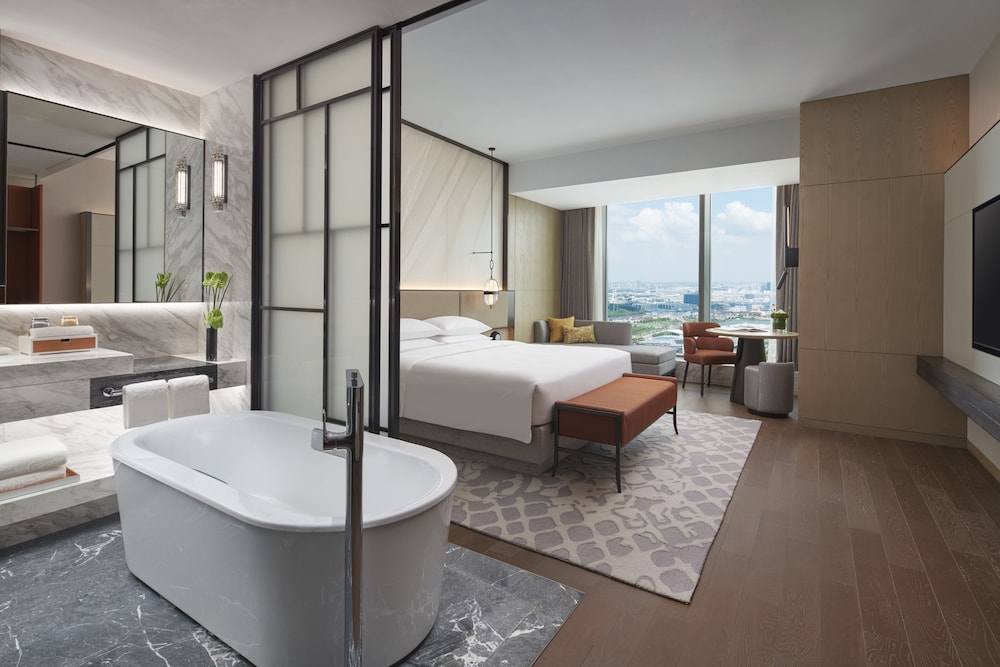 غرفة بسرير كينج بإطلالة على البحيرة، Hyatt Regency Changshu Kuncheng Lake 4/8