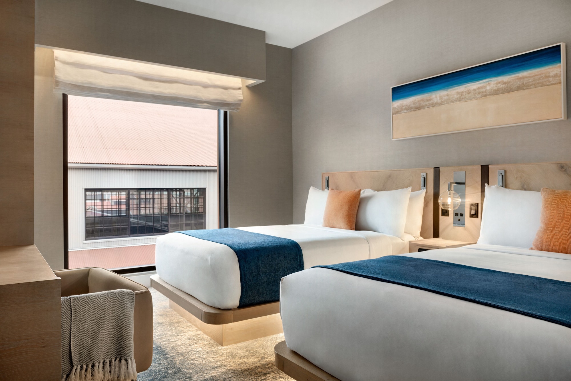 DELUXE, 2 DOUBLE BEDS