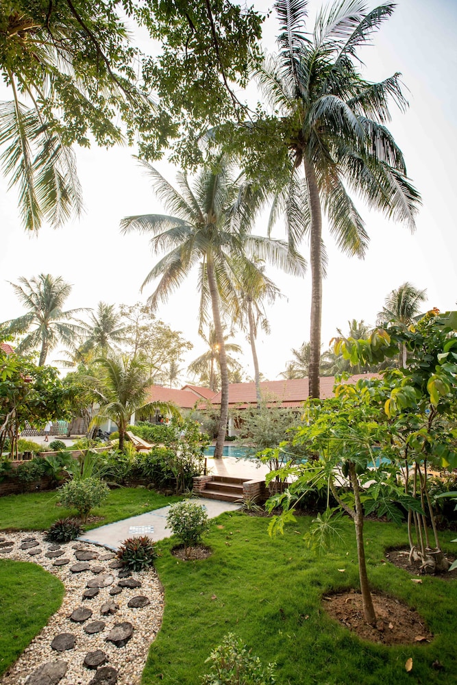 Hula Hula Beachfront Phu Quoc 67/73