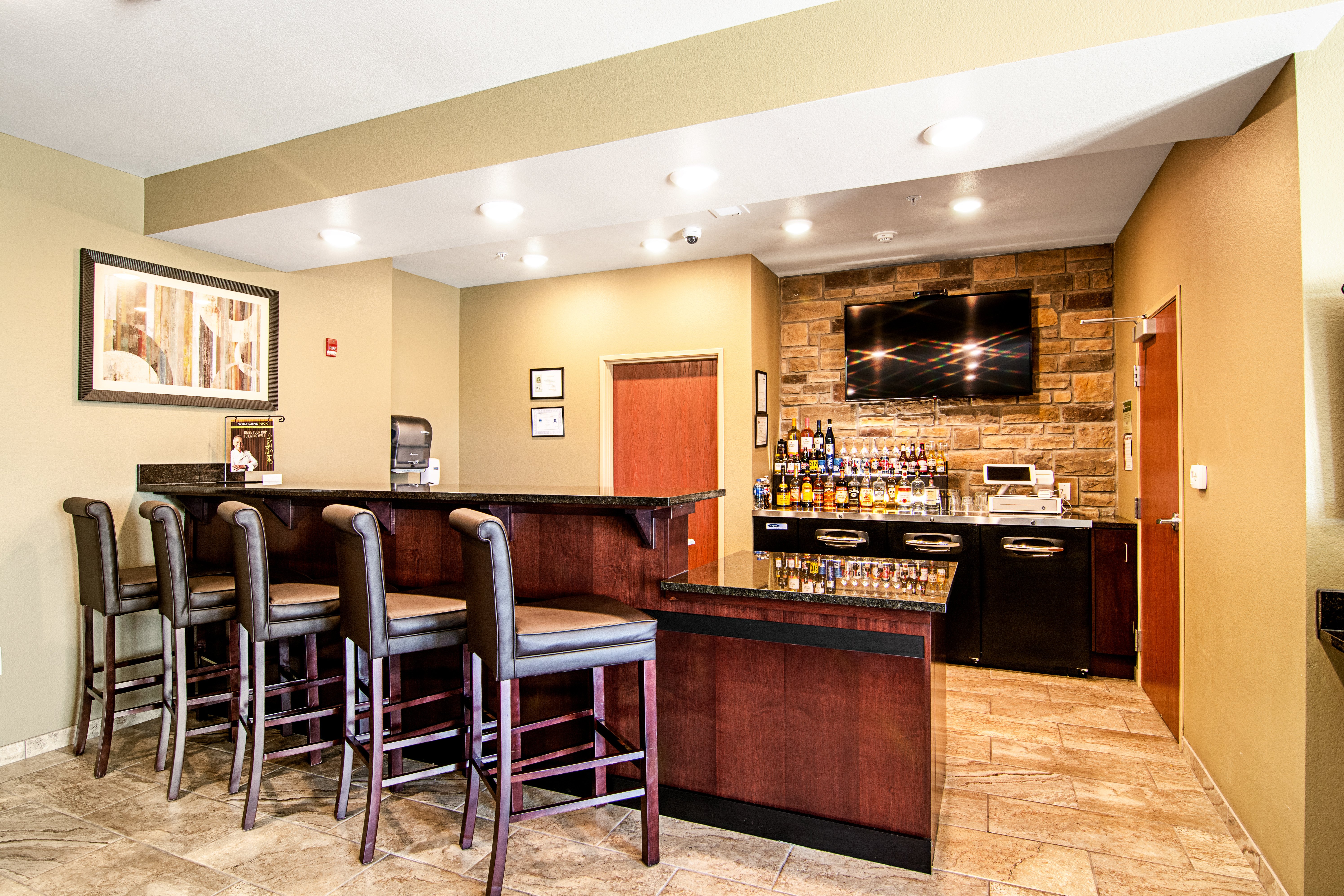Cobblestone Hotel & Suites - Paxton 42/63