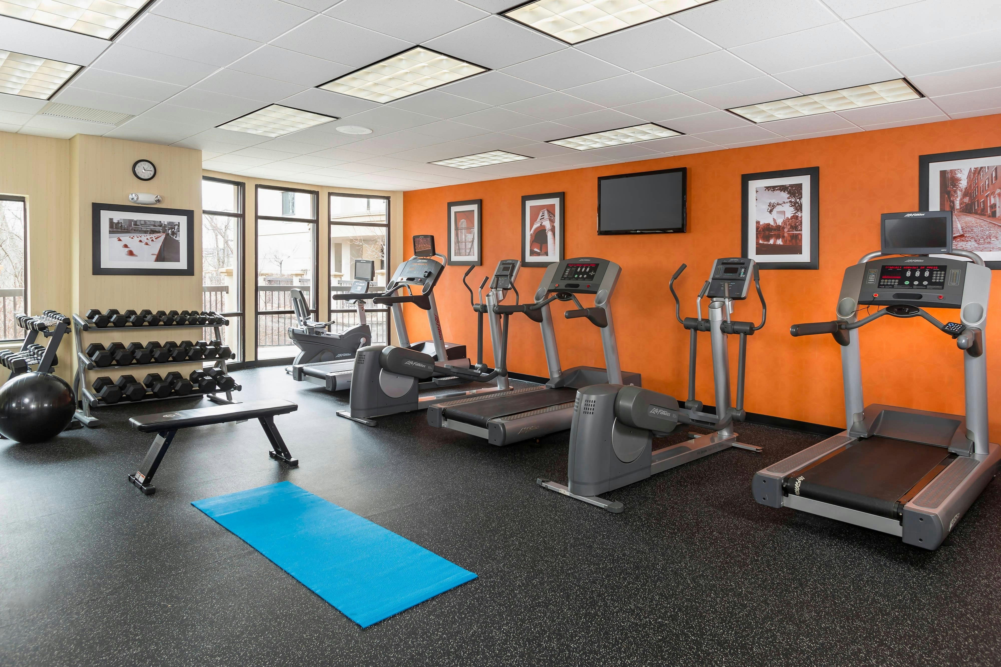 Courtyard Boston Natick 16/38