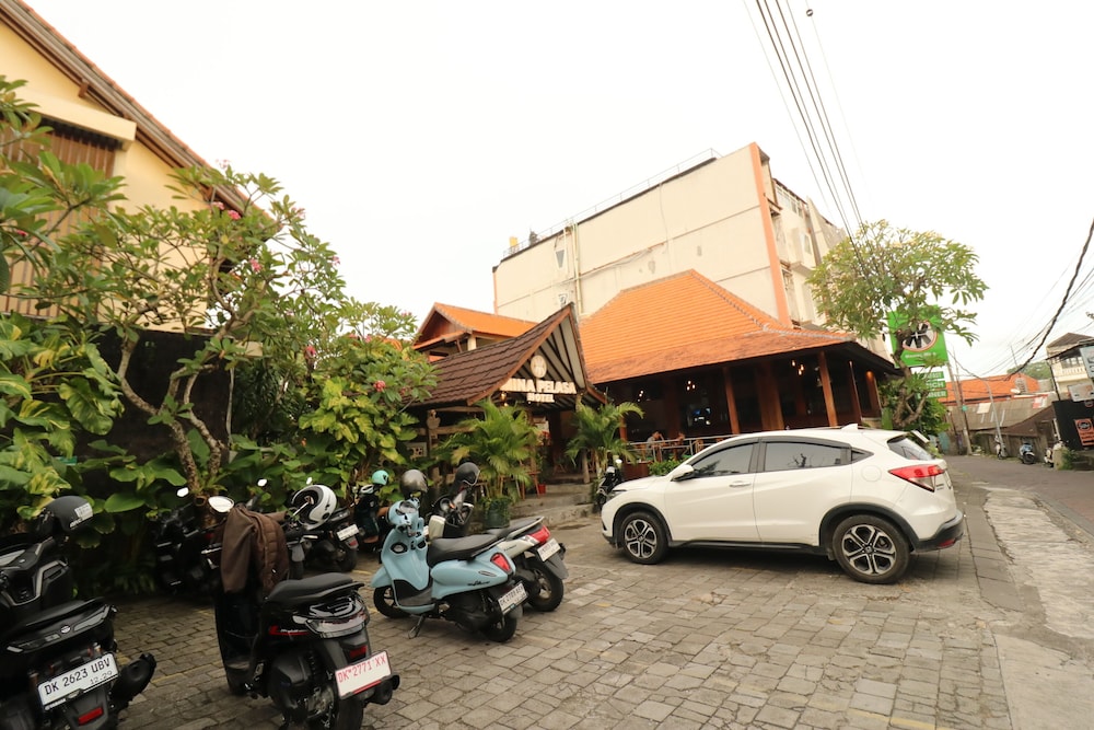 Mina Pelasa Hotel and Resto 51/61