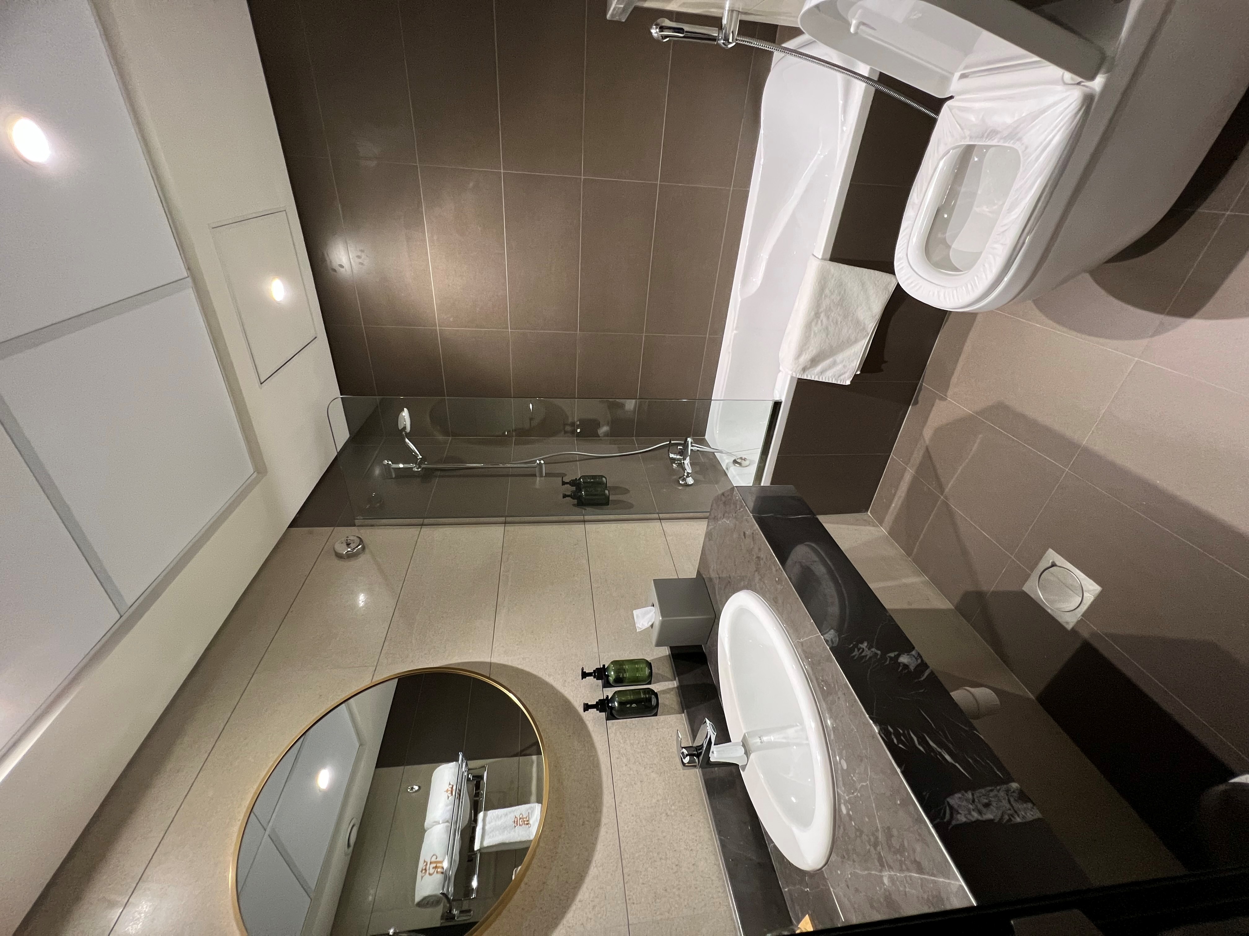 Executive, Suite