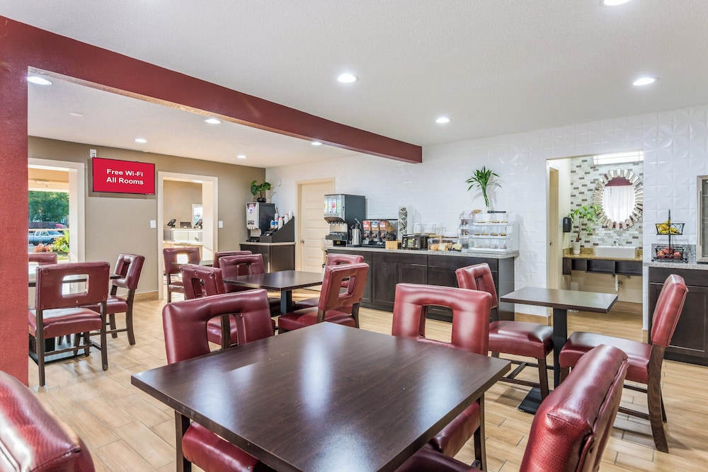 restaurant cafeteria