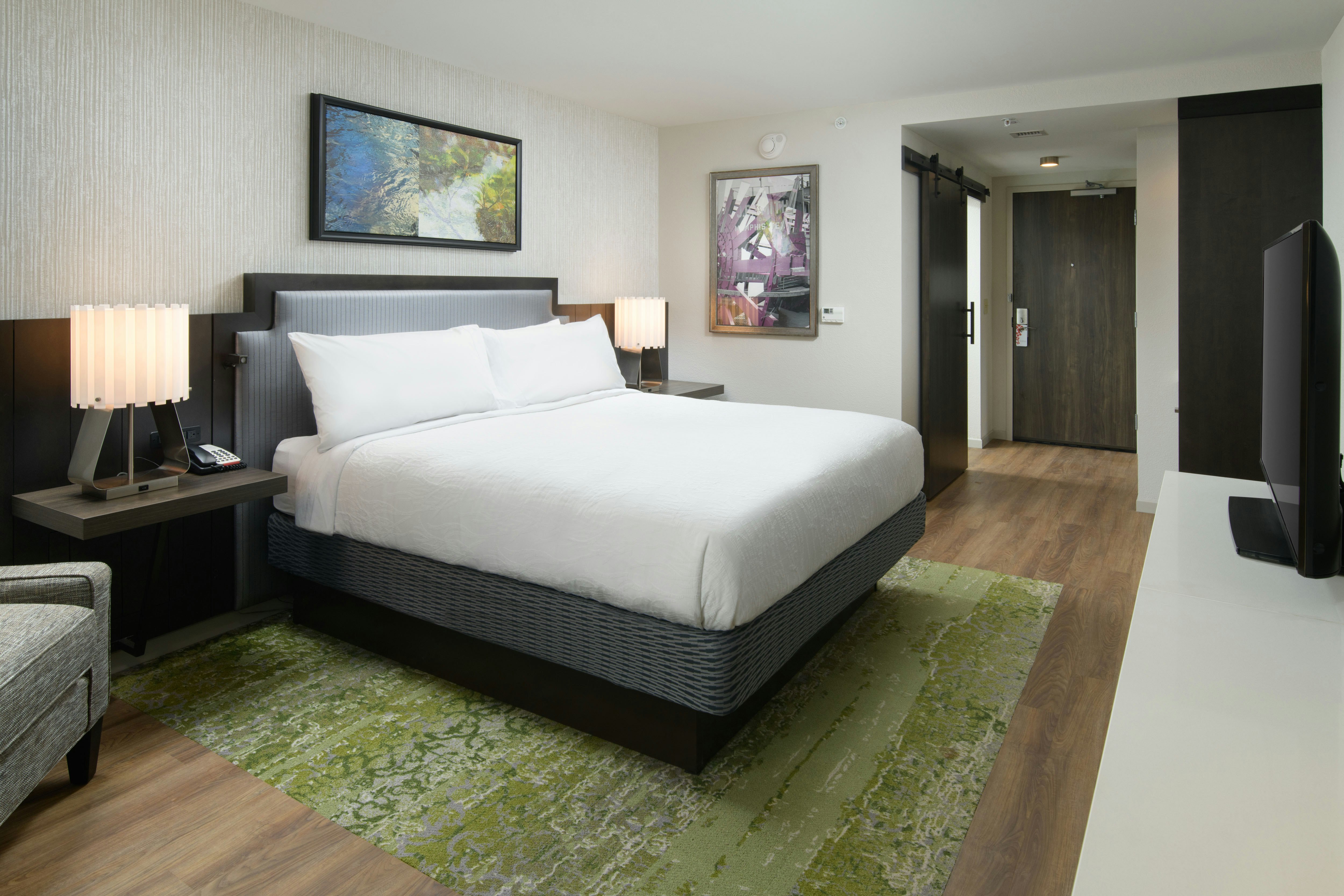ROOM, KING BED