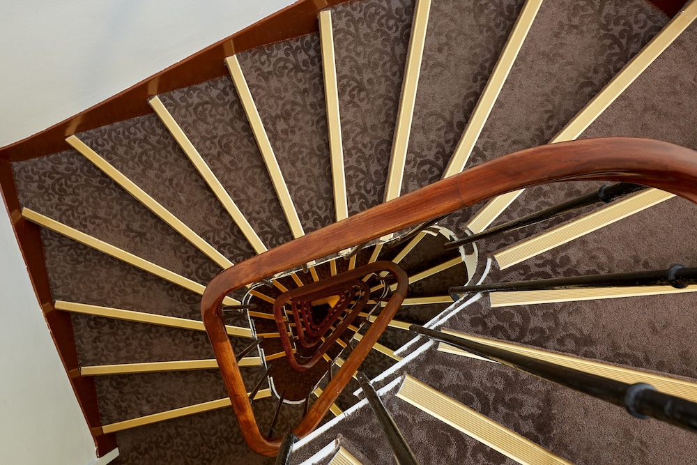 Austin's Arts et Metiers Hotel 42/61