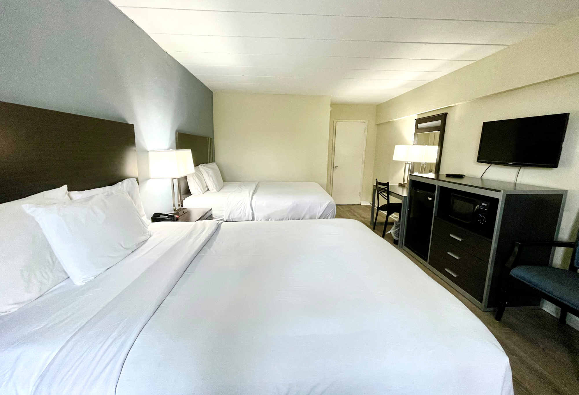 Red Carpet Inn &amp; Suites 8/30