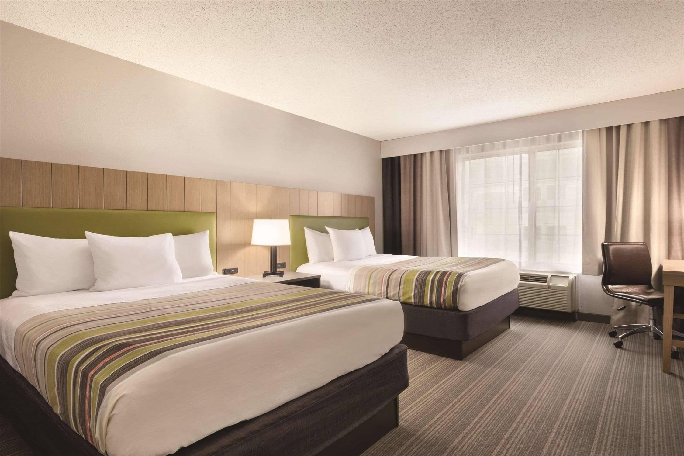 Country Inn & Suites by Radisson, Merrillville IN 11/35