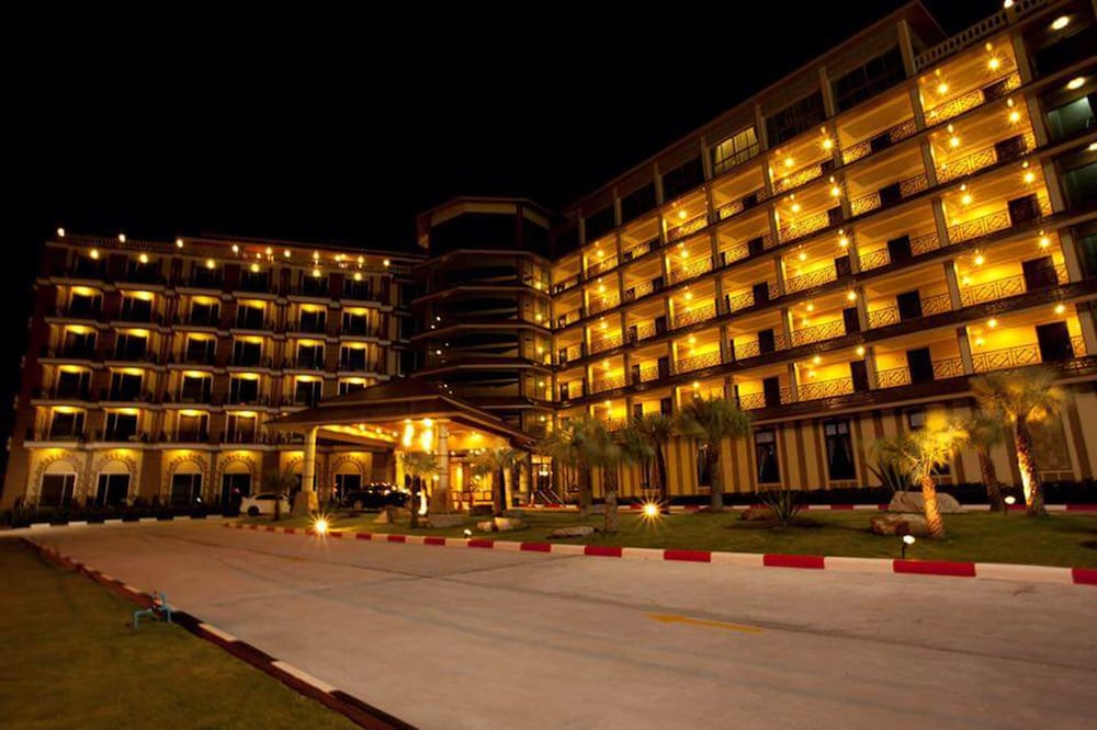 J & Y Lodge Hotel photo4